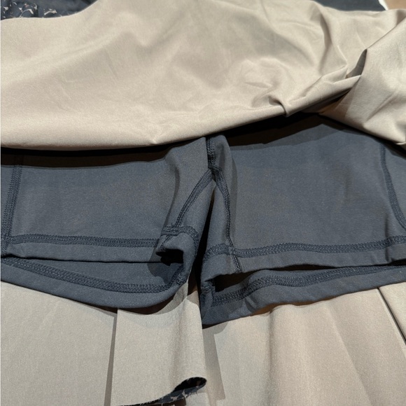 Varley tennis skirt / skort leopard print size medium M - Picture 7 of 7